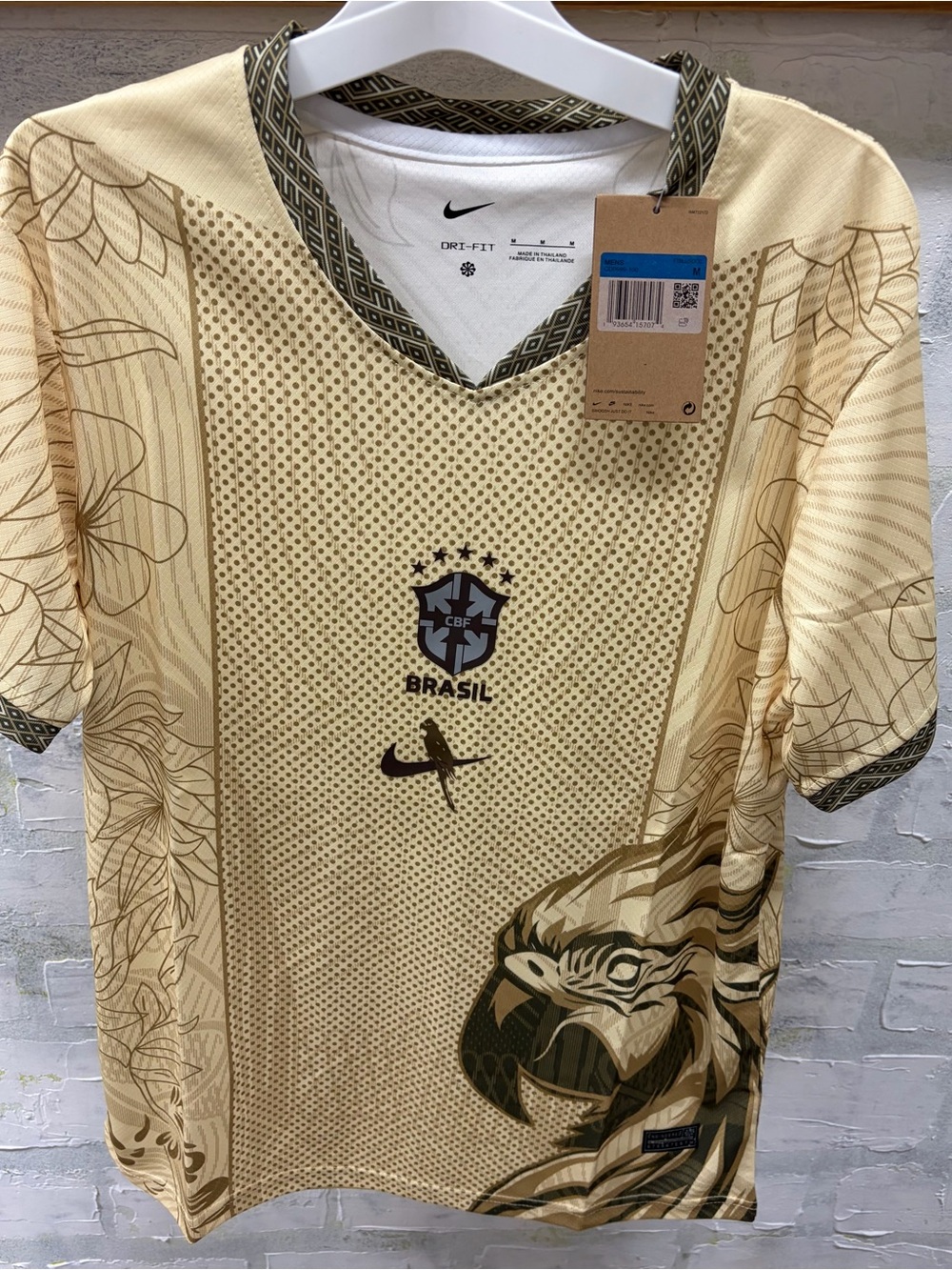 Nike Men’s Beige Brazil Graphic Football Jersey